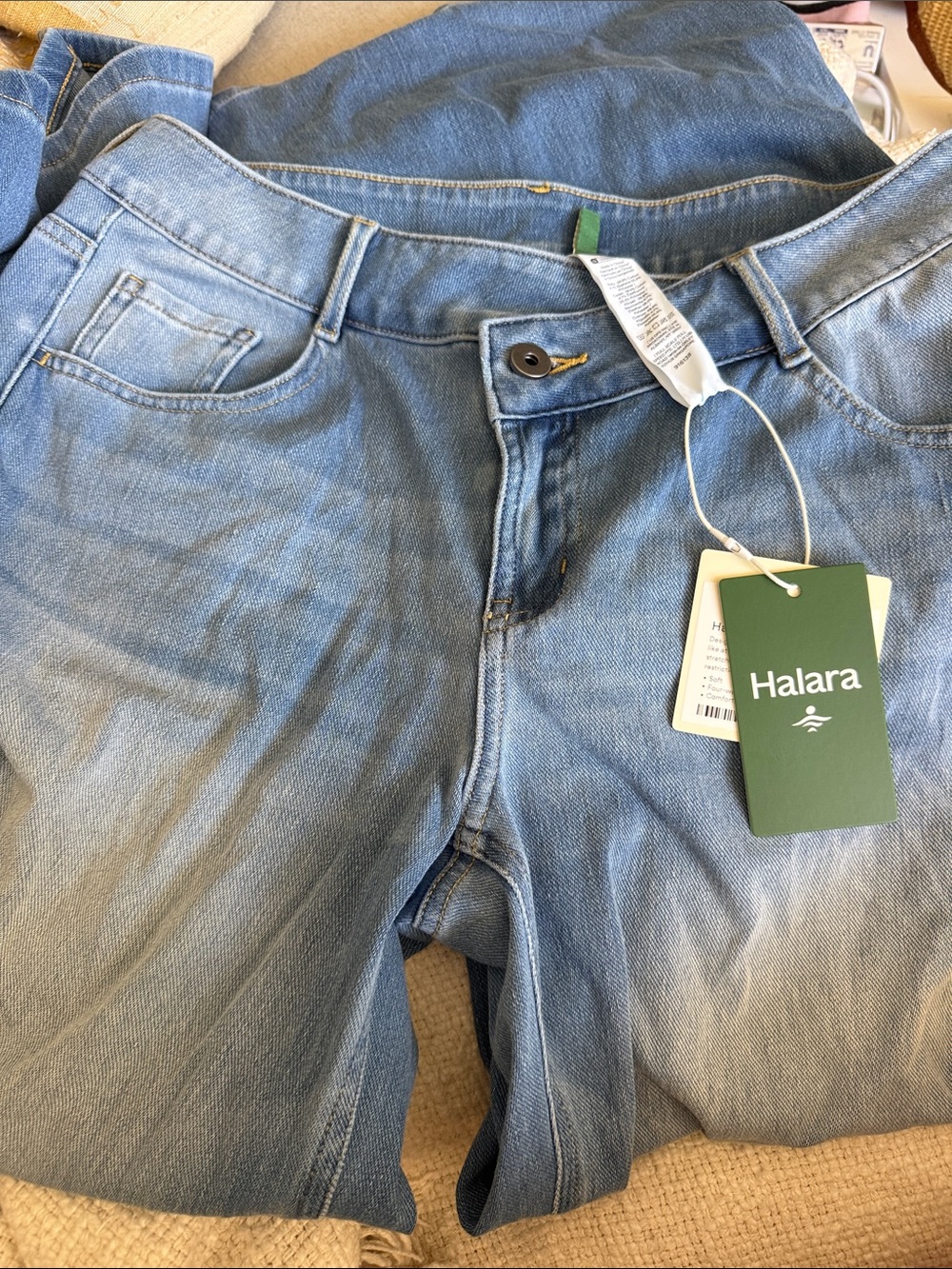 HALARA women’s  Light Wash Relaxed Jeans size M